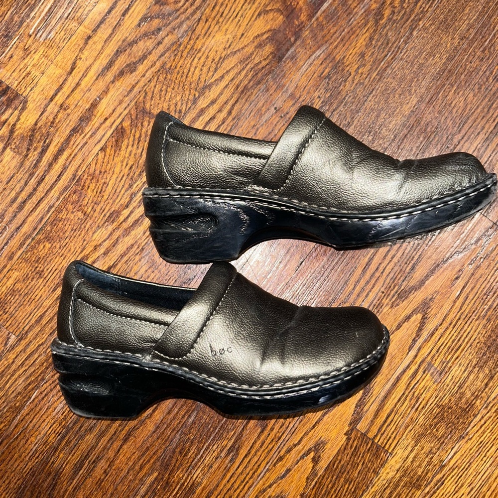 boc Women's Bronze Leather Mules